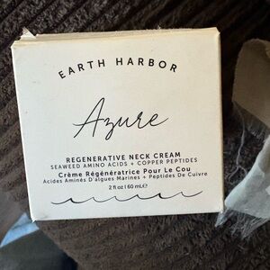Earth Harbor Azure Regenerative Neck Cream - White